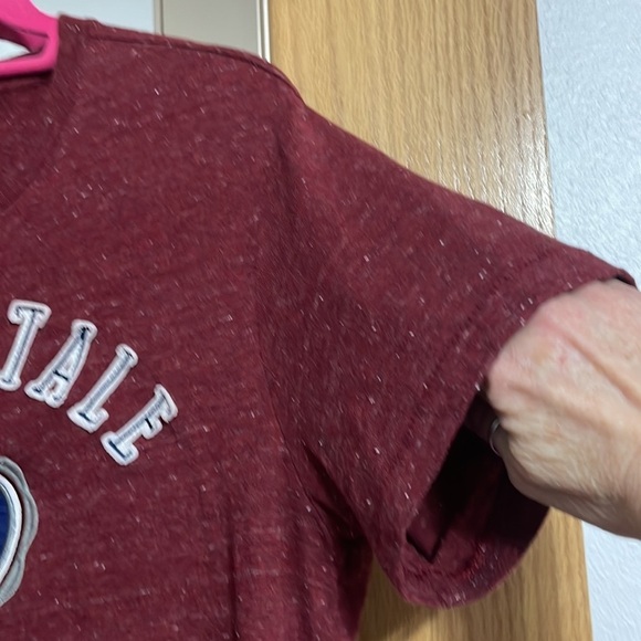 Aeropostale size Large red short sleeve tee shirt with embroidered logo patch - Picture 5 of 9